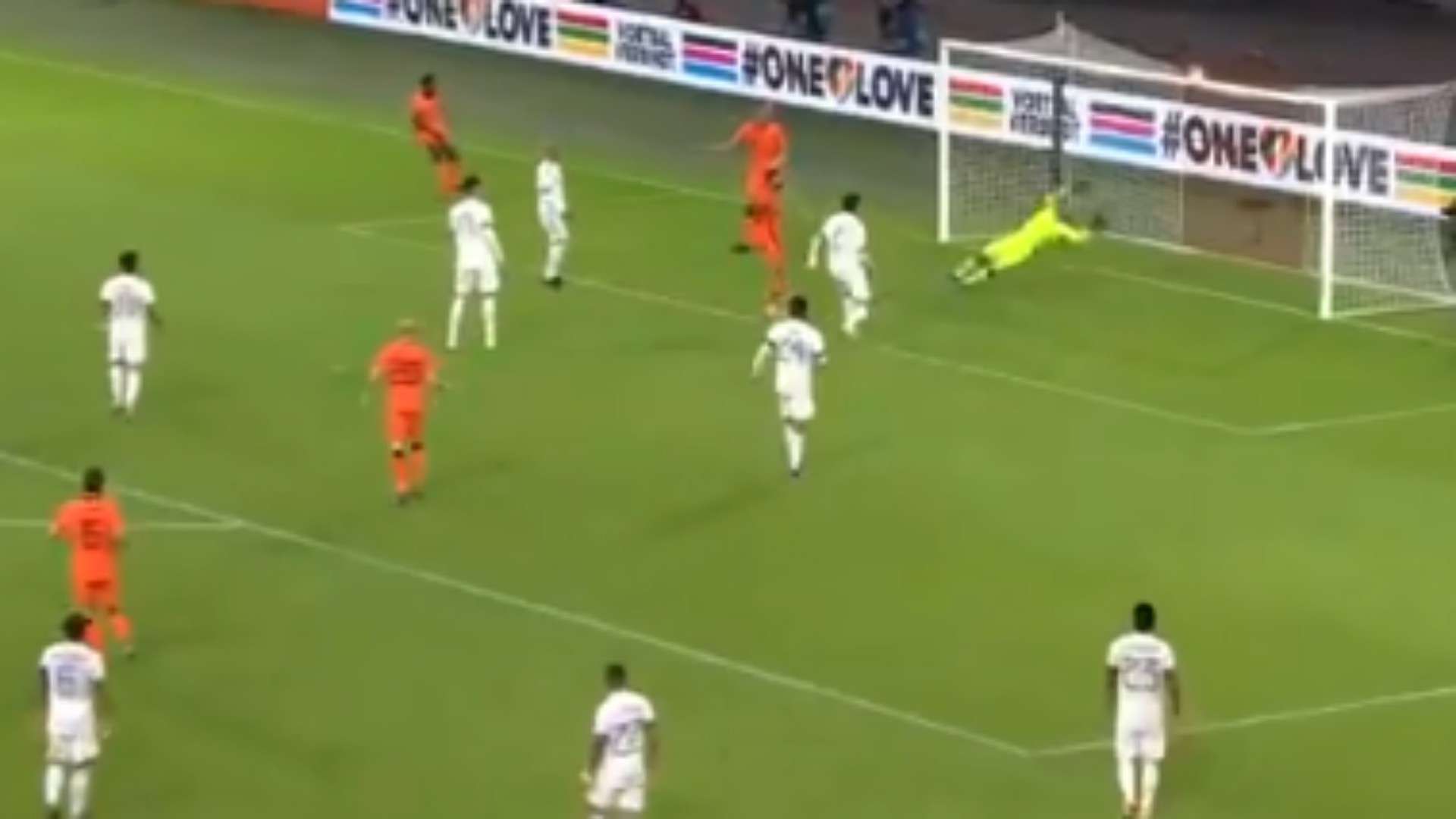 Falla Depay vs México