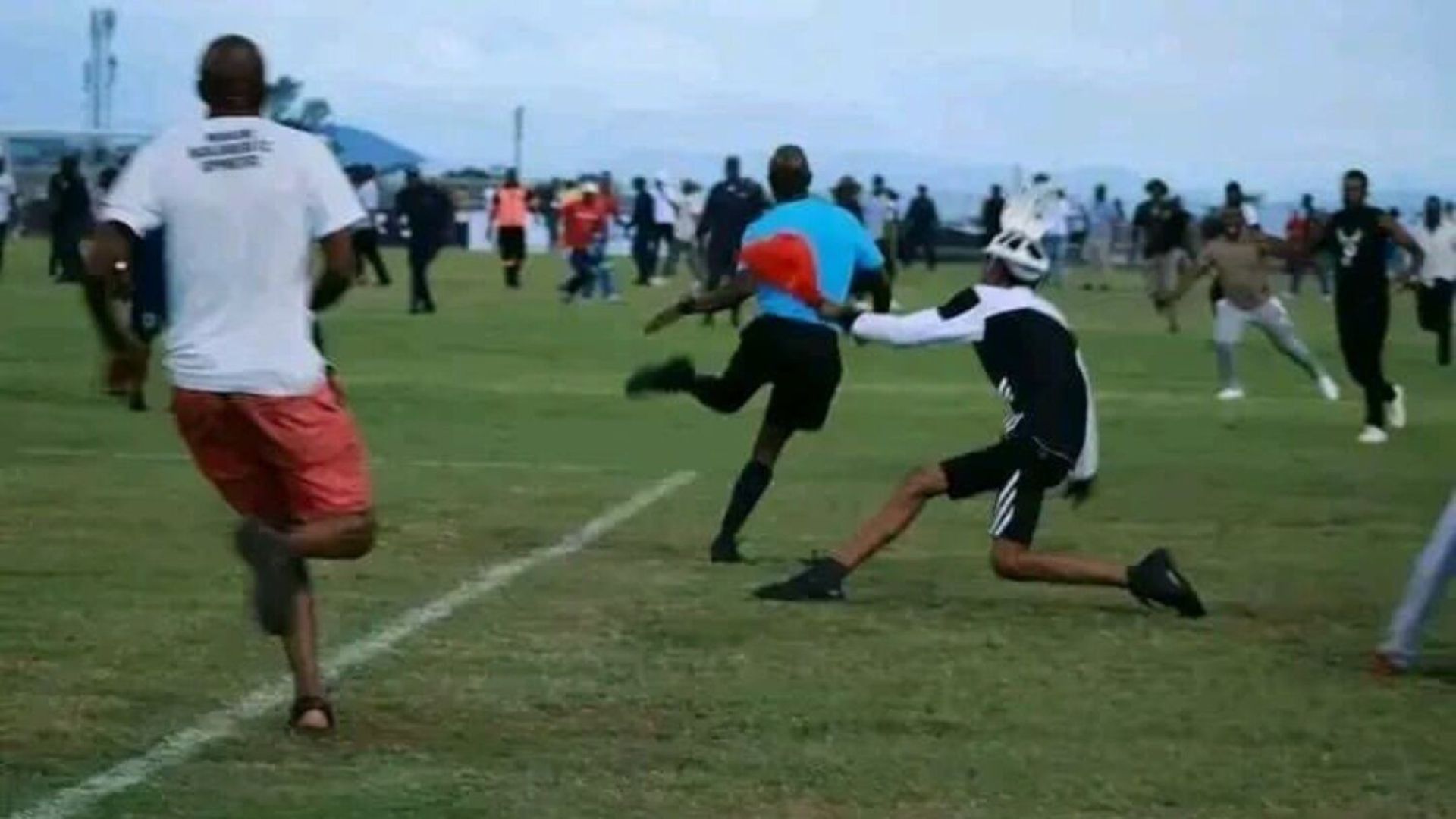 Mbabane Highlanders fans attack referee