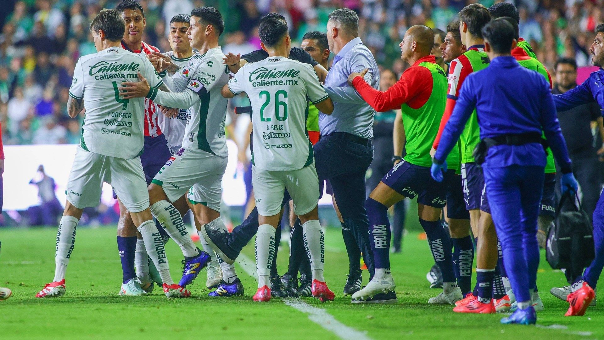 Oscar Garcia James Rodriguez Chivas Leon 2025