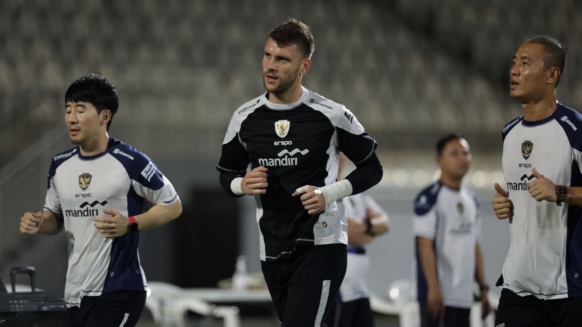 Maarten Paes - Latihan Timnas Indonesia