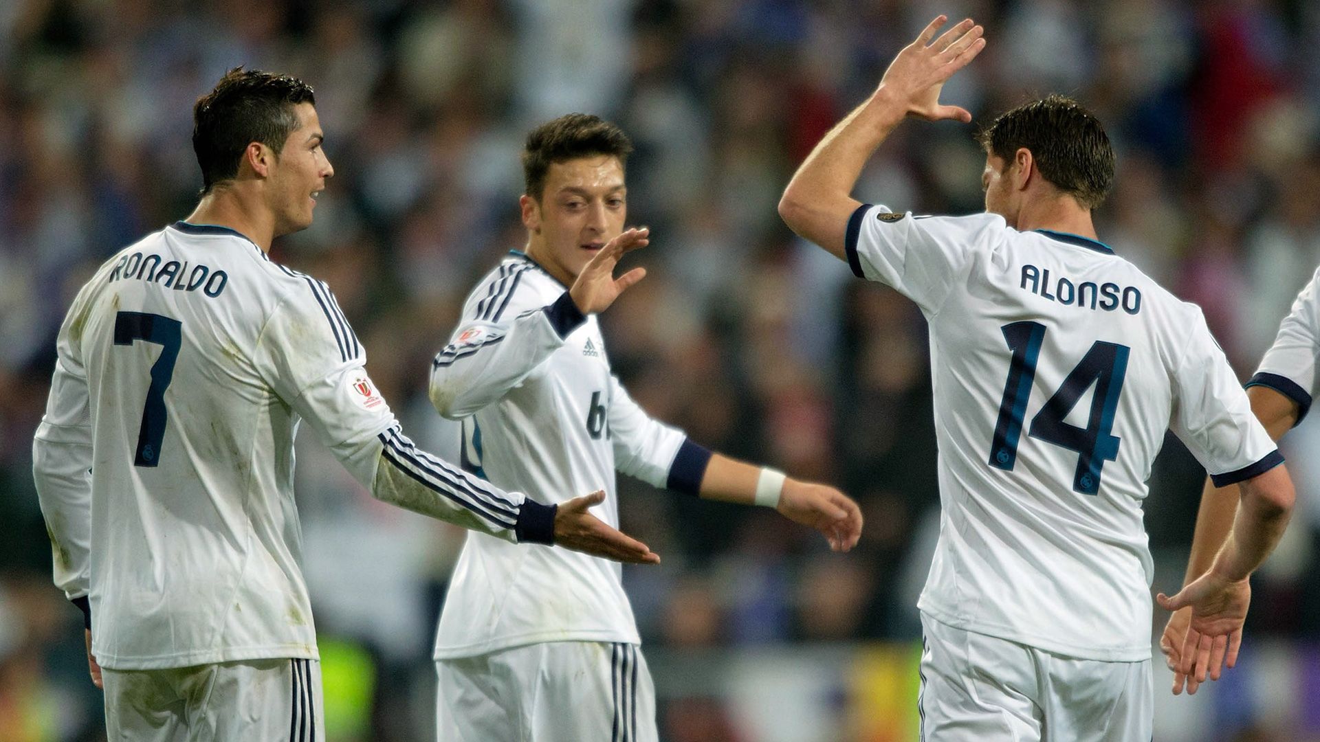 Cristiano Ronaldo Mesut Özil Xabi Alonso Real Madrid