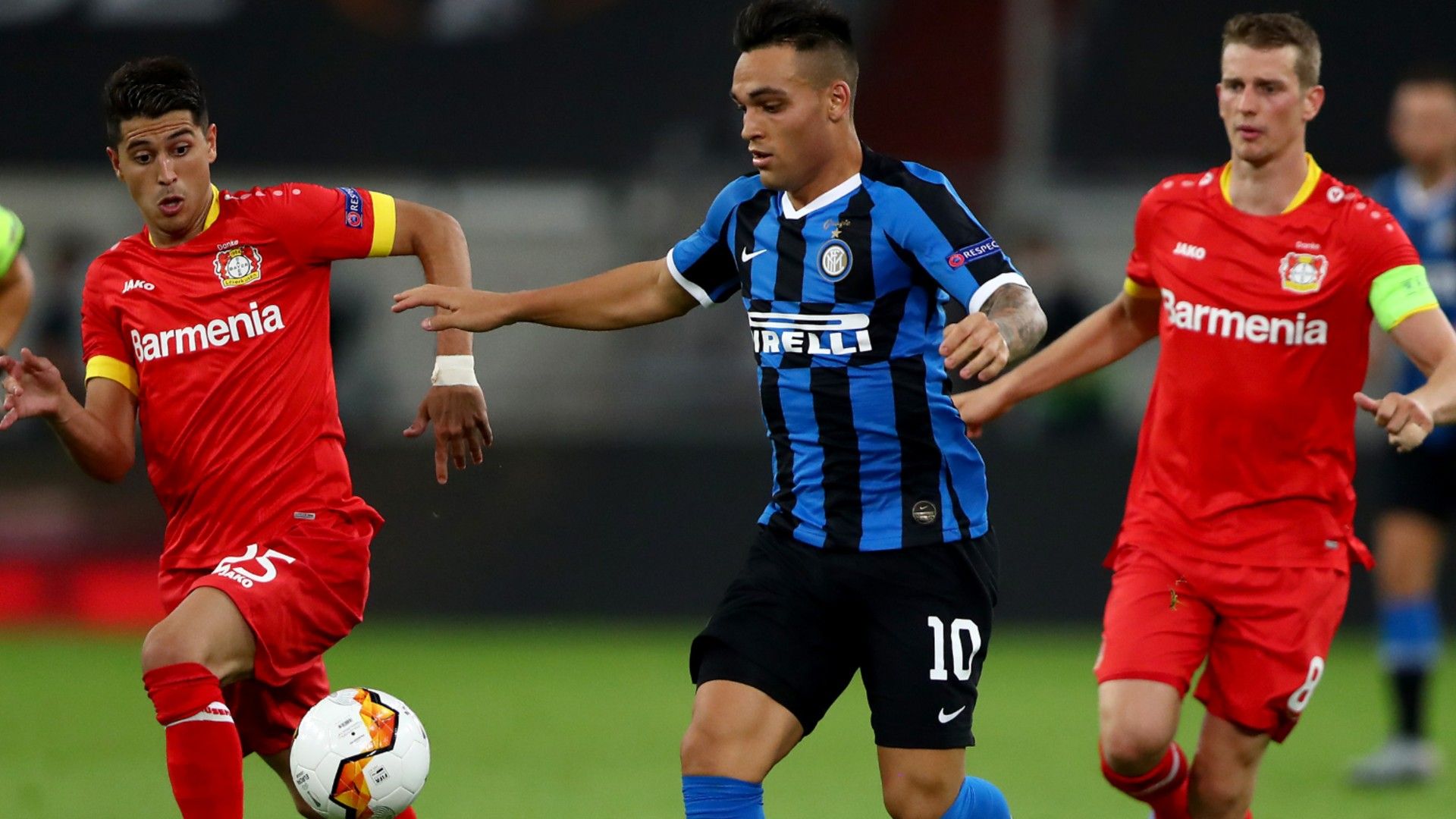 100820 Lautaro, Palacios y Lars Bender Inter Bayer