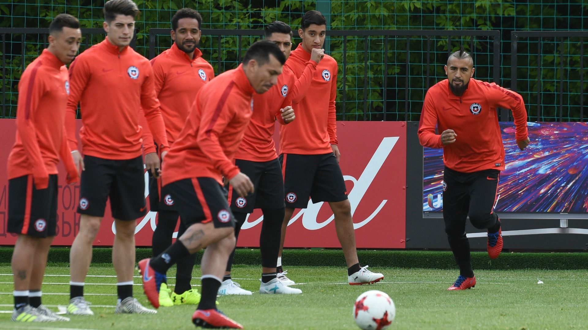 Gary Medel Arturo Vidal Chile training 240617