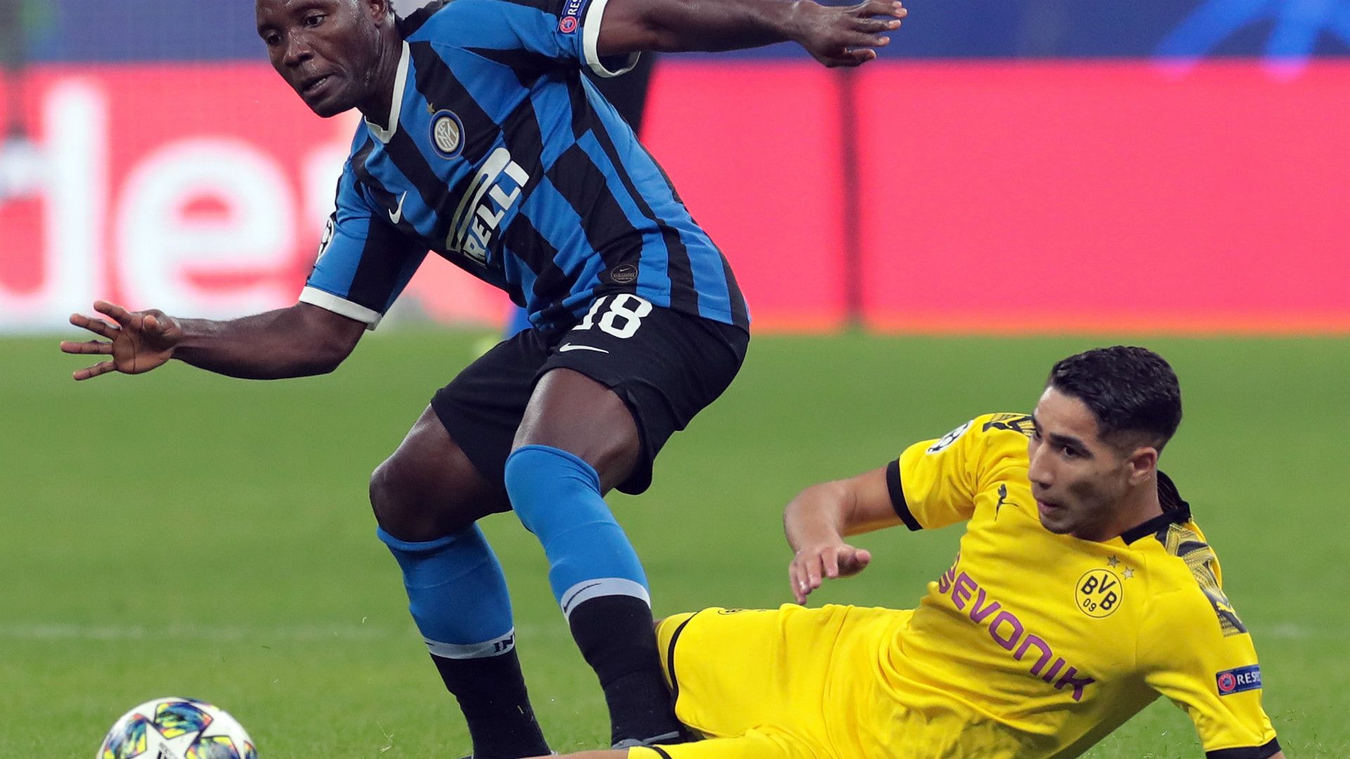 ACHRAF HAKIMI BORUSSIA DORTMUND CHAMPIONS LEAGUE 23102019