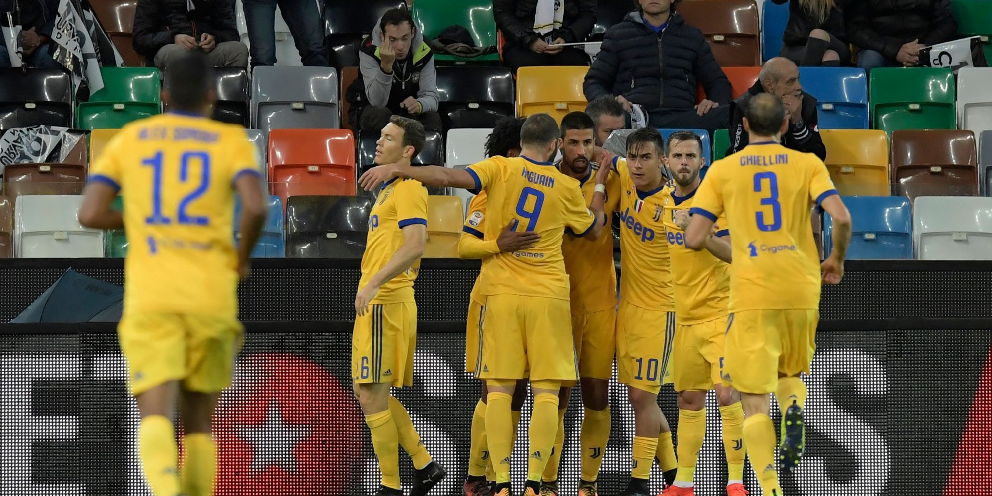 Juventus players celebrating Udinese Juventus Serie A