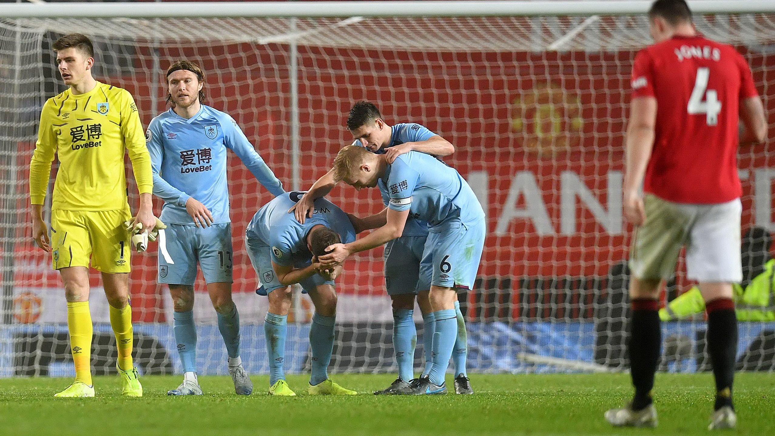 MU 0-2 Burnley. MU. Manchester United. Burnley. MU thua Burnley. MU thua. Ole sa thai. Xem ket qua tran dau. Xem NHA. NHA. Premier League. BXH NHA. Ty so tran dau NHA. Link xem NHA truc tiep. Link xem bong da. Xem bong da truc tiep. Bong da Anh. EPL