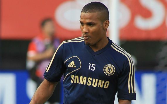 Florent Malouda; Paris Saint-Germain v Chelsea FC
