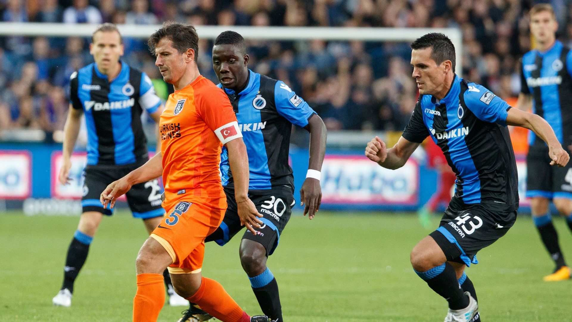 Club Brugge Basaksehir Emre Belozoglu 2672017 UCL