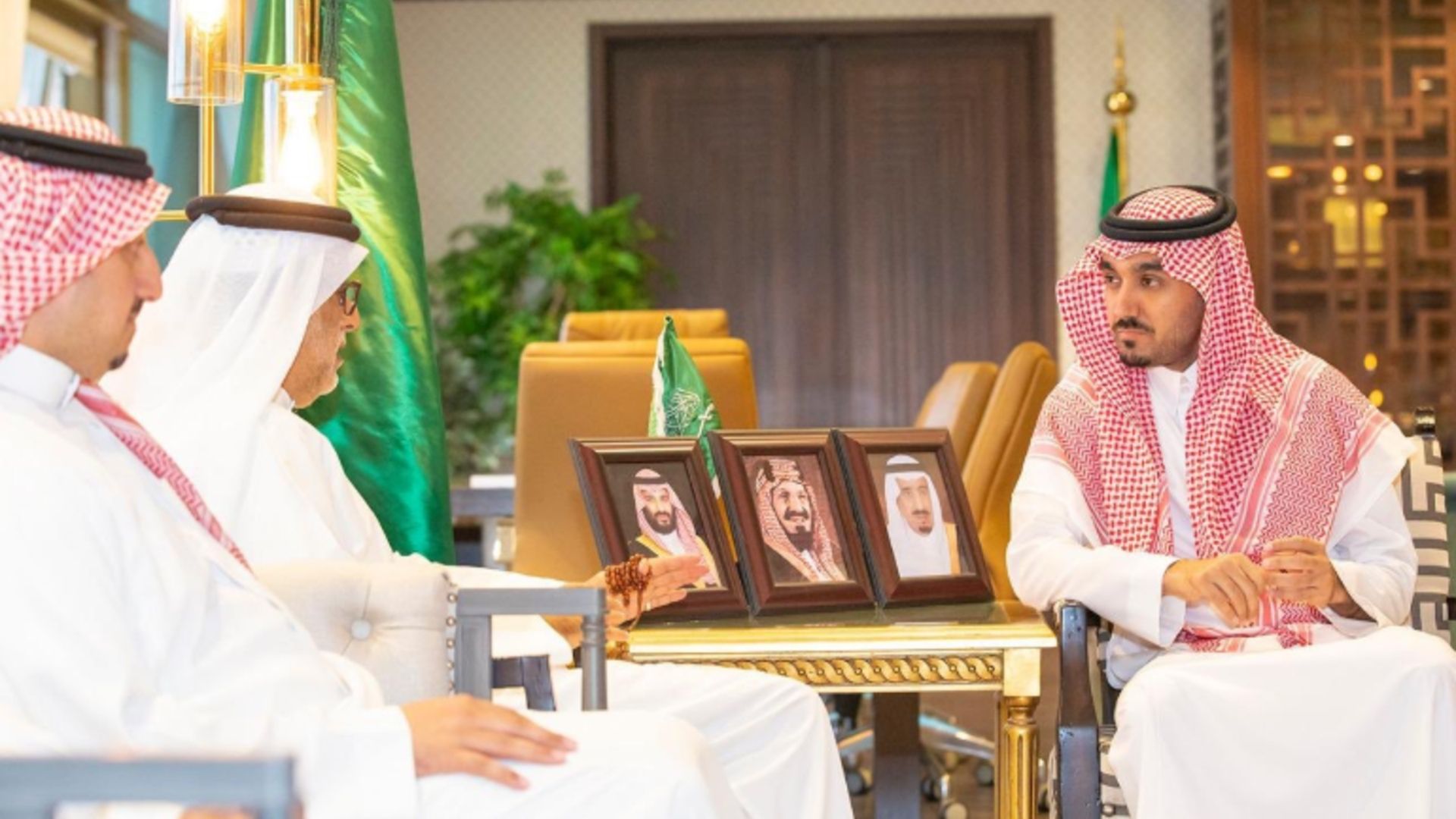 عبد العزيز بن تركي الفيصل - سلمان بن إبراهيم آل خليفة