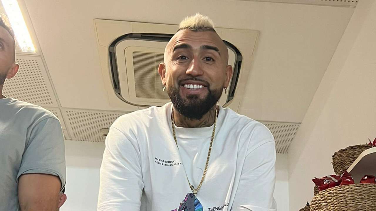 Arturo Vidal chega ao Flamengo no Rio, 06072022