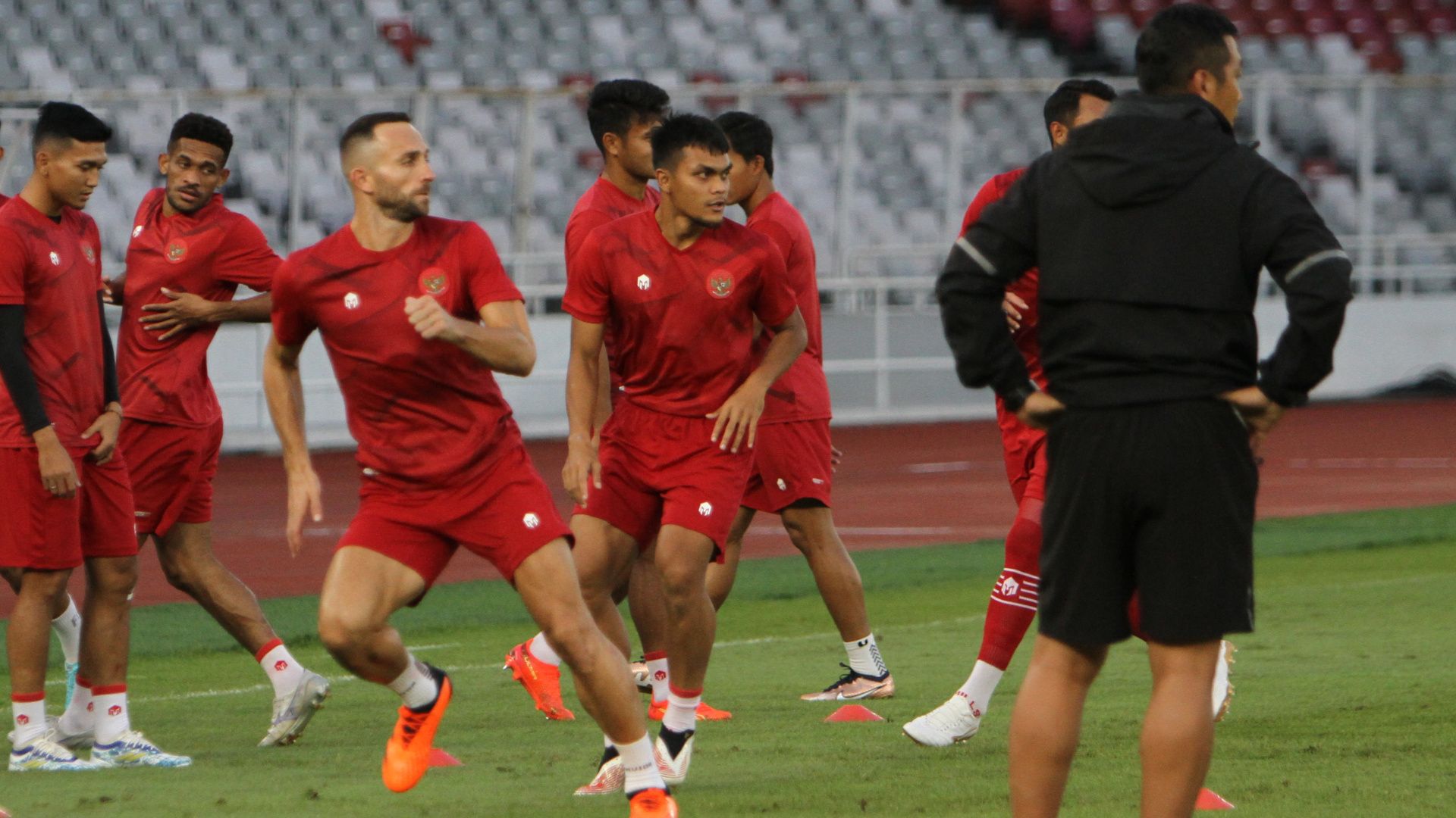 Rachmat Irianto - Latihan Timnas Indonesia AFF Cup 2022