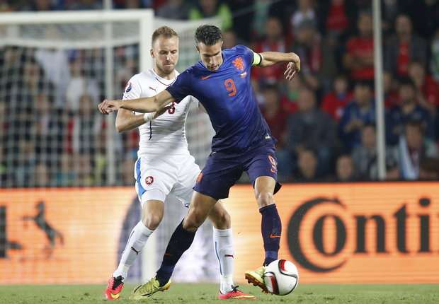 Robin van Persie Michal Kadlec Czech Republic Netherlands 09092014