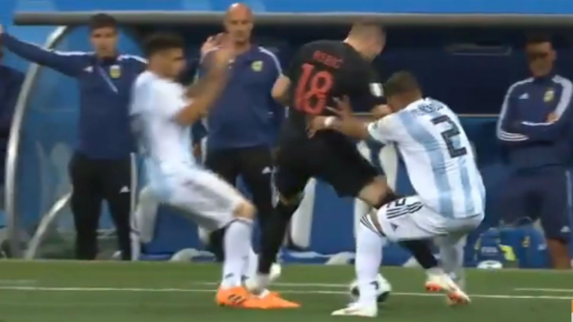 Captura Patada Salvio Argentina Croatia Croacia Wolrd Cup 2018 21062018