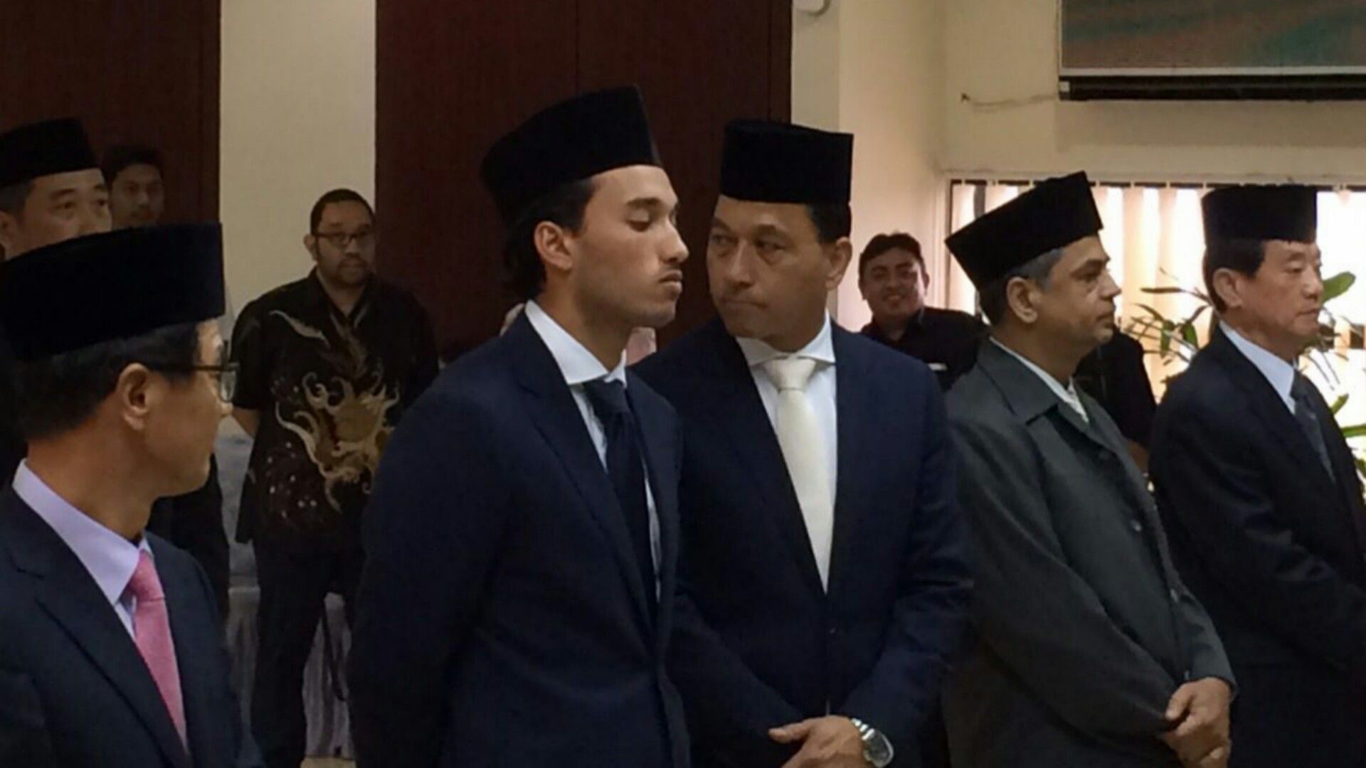 Ezra Walian Warga Negara Indonesia WNI