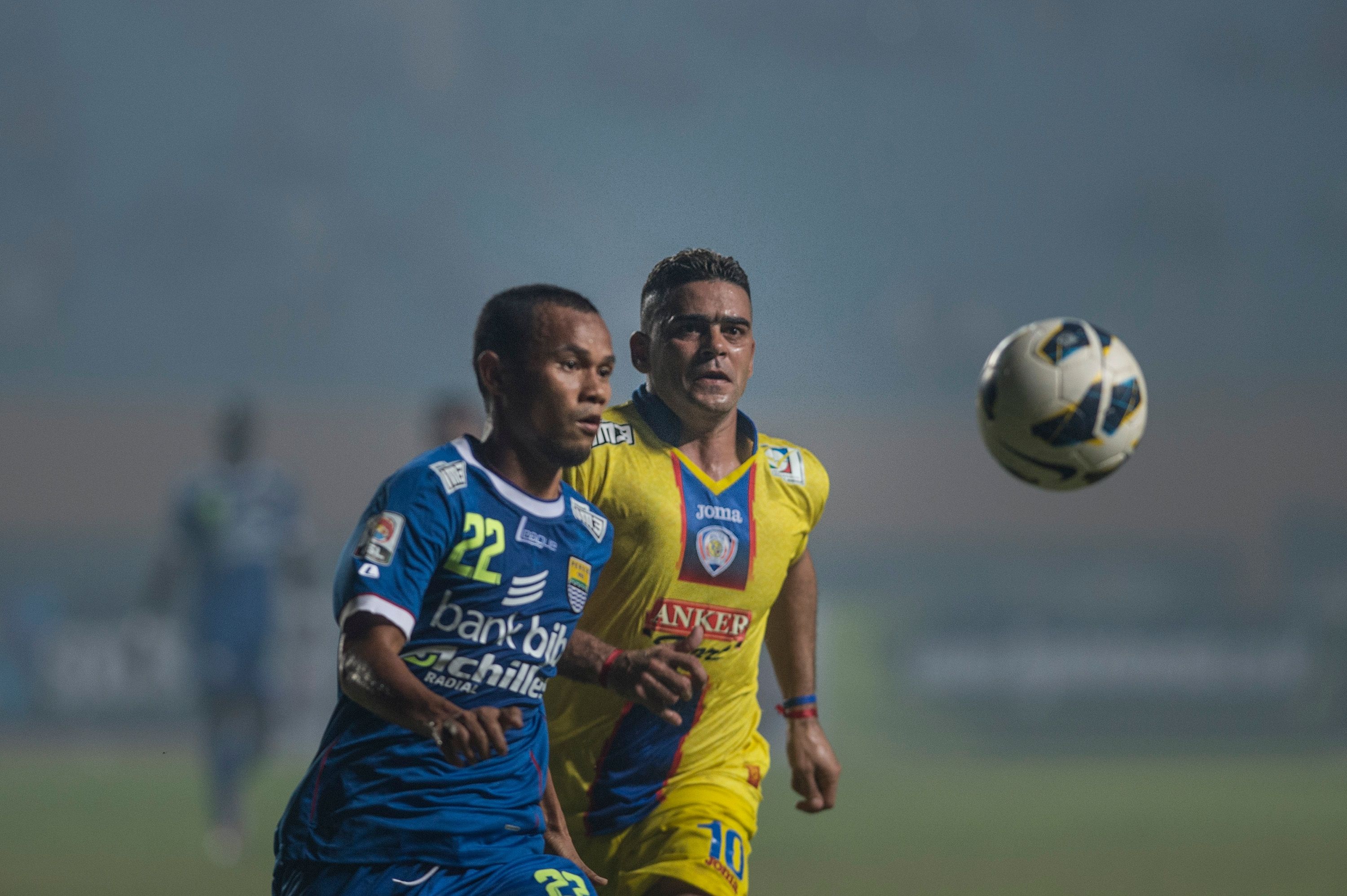 Cristian Gonzales & Supardi Nasir - Arema Cronus & Persib Bandung