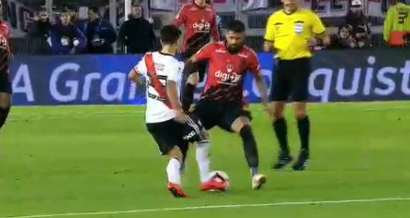 Captura TV Ponzio Lucho Gonzalez River Paranaense Recopa 300519