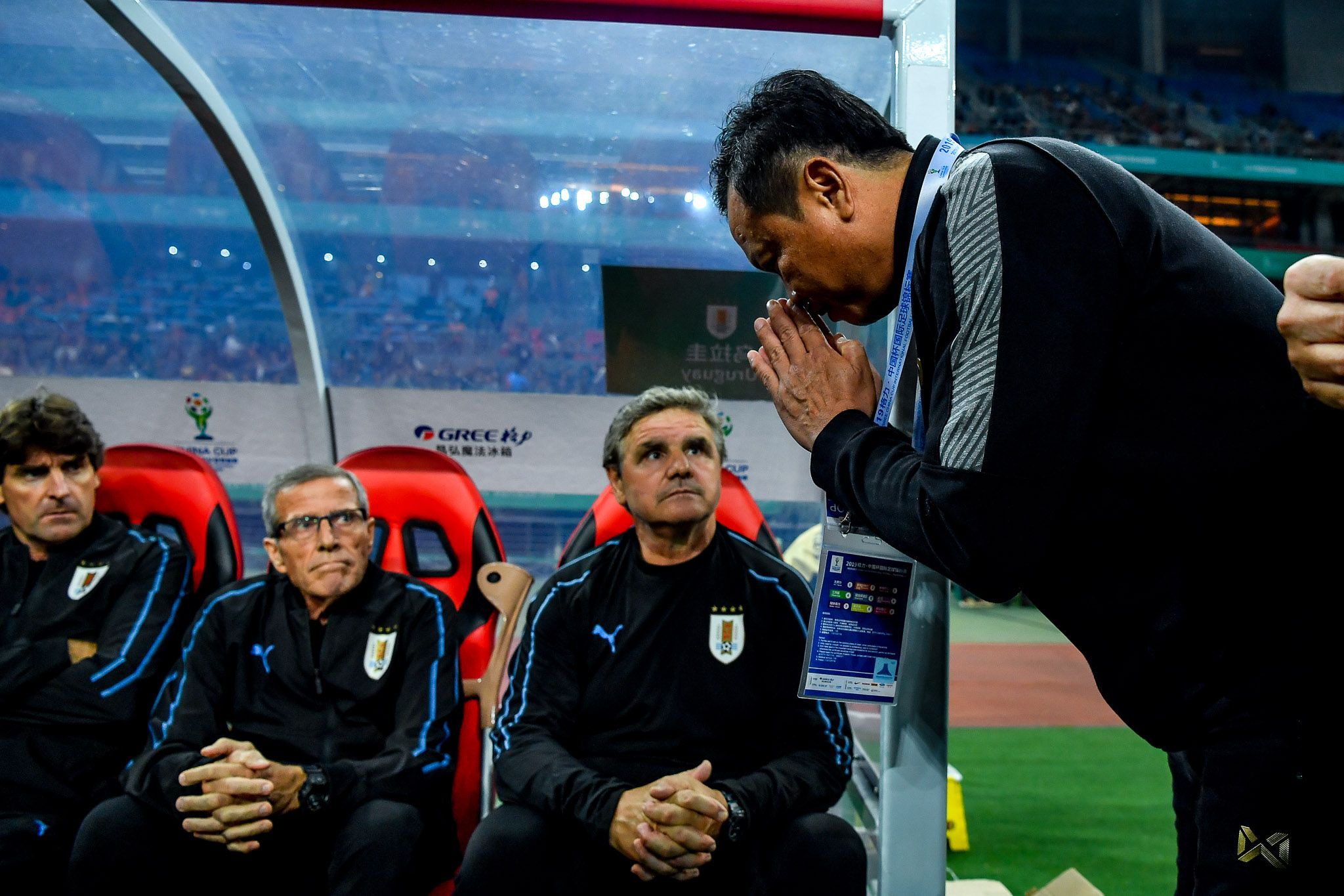 Óscar Washington Tabárez, ศิริศักดิ์ ยอดญาติไทย