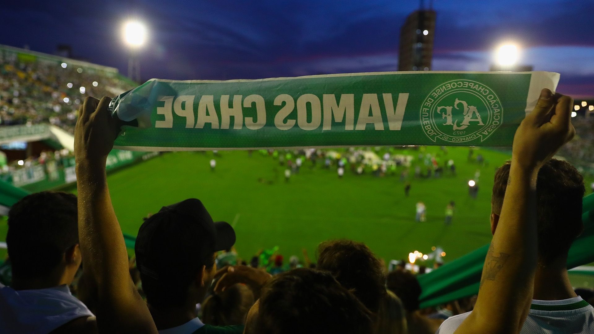 Arena Conda homenagens Chapecoense 30112016