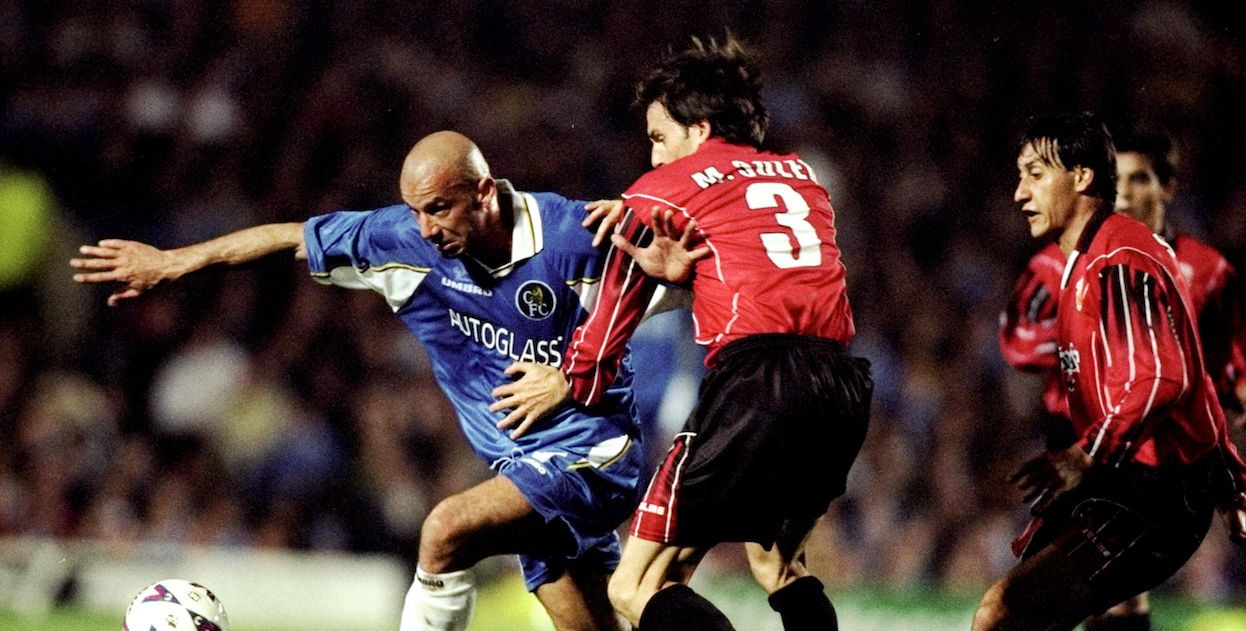 Gianluca Vialli of Chelsea takes on Miguel Soler of Real Mallorca