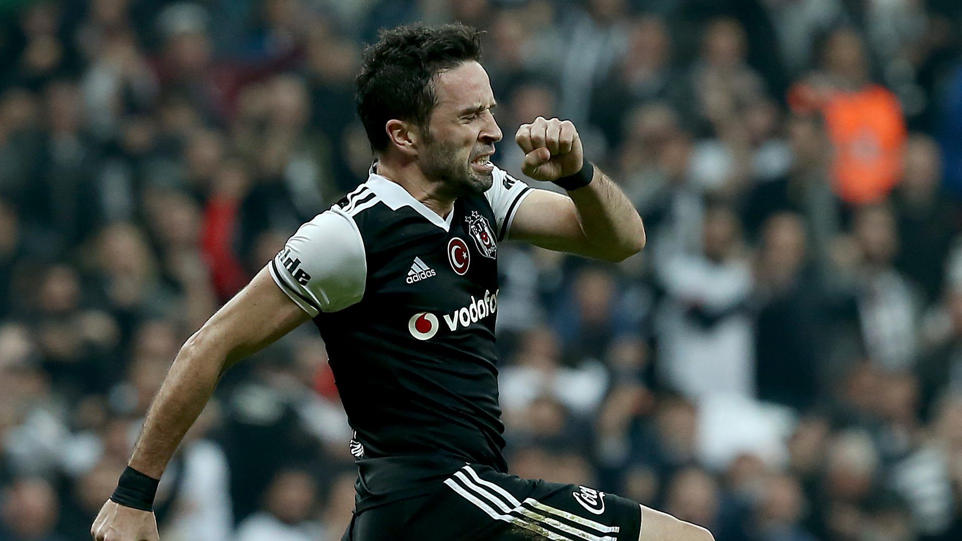 Gokhan Gonul Besiktas 432017