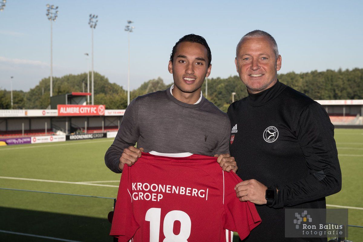Ezra Walian Almere City
