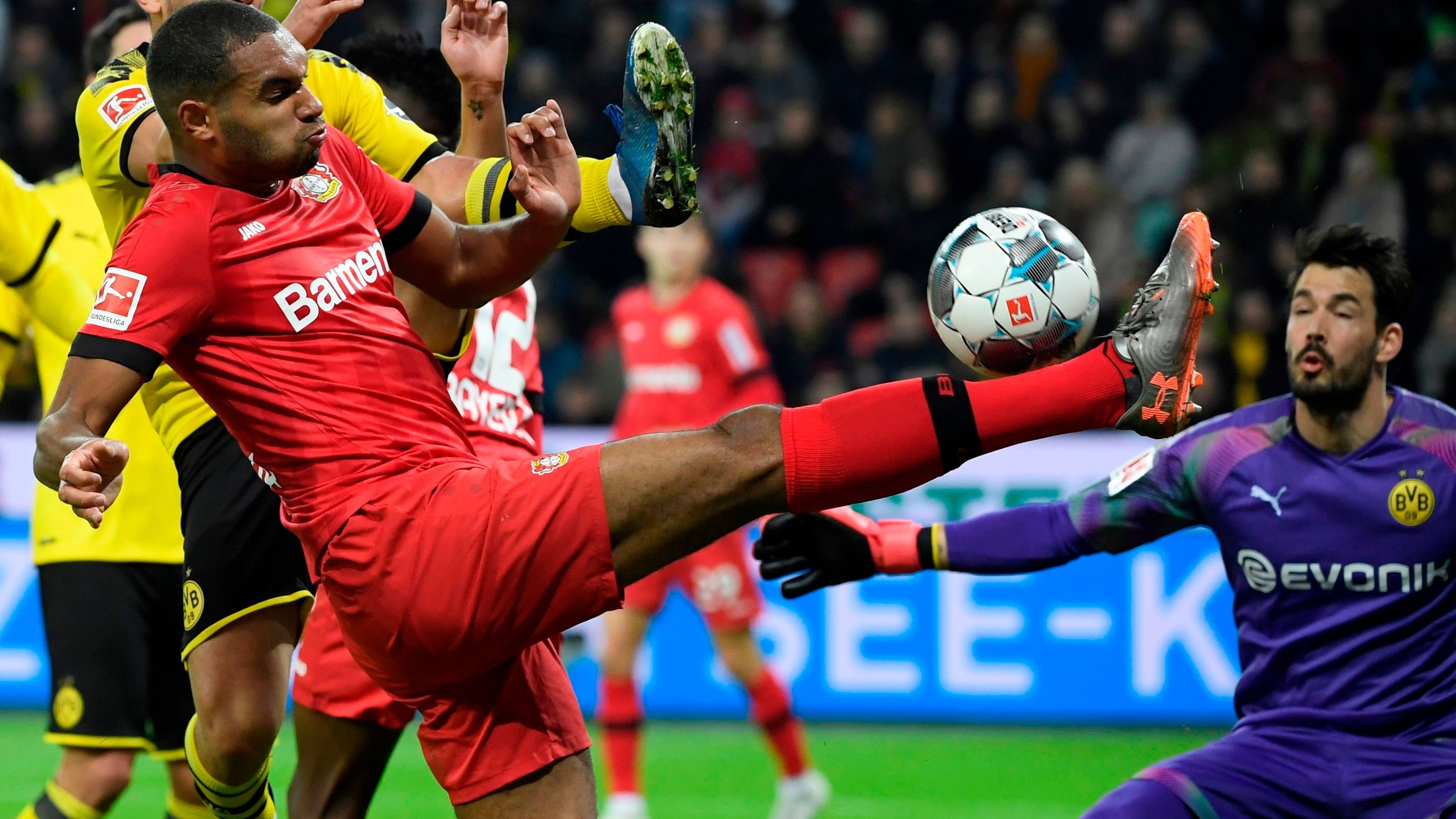 Bayer Leverkusen BVB Roman Bürki Jonathan Tah 08022020