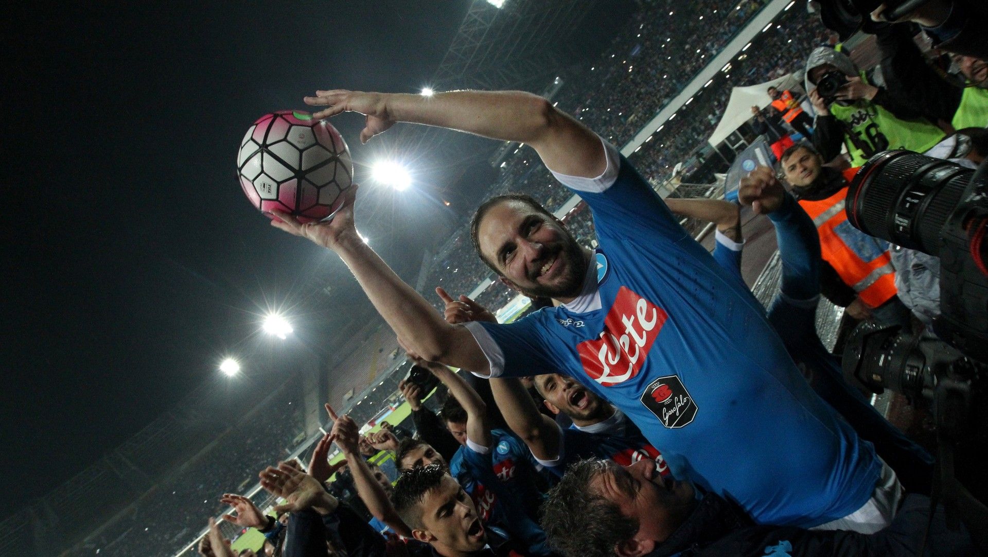 Gonzalo Higuain Napoli Frosinone Serie A 2016