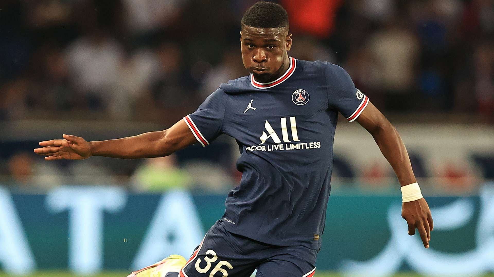 Eric Dina-Ebimbe PSG