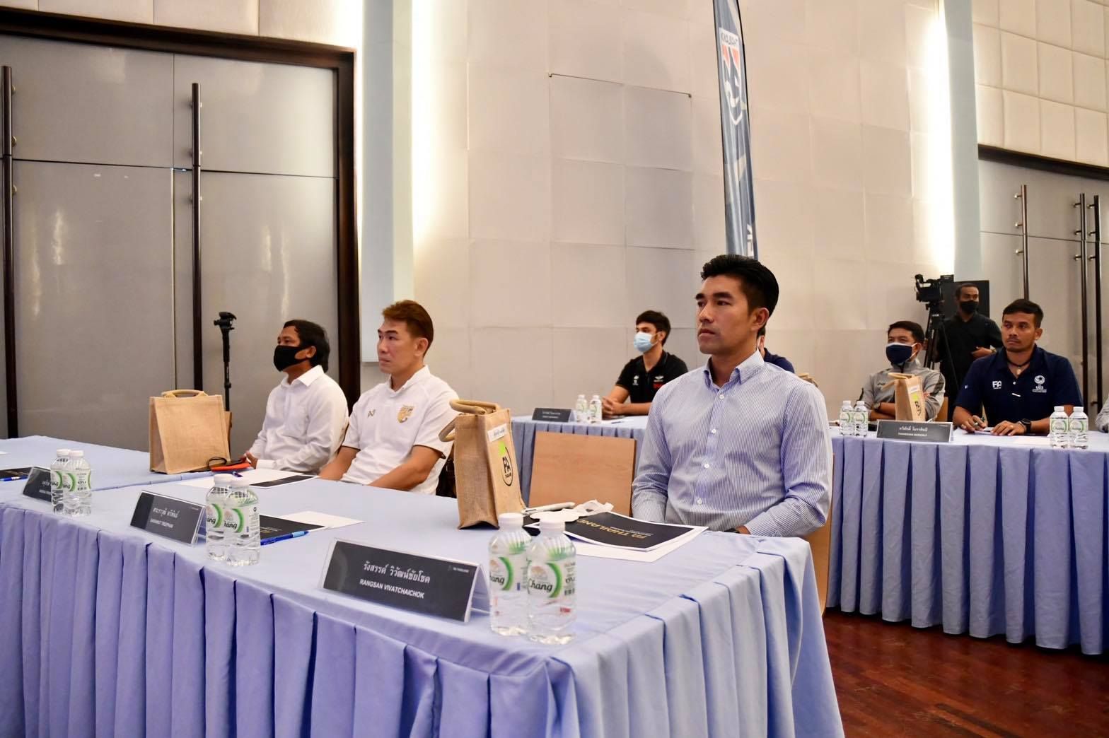 โค้ชไทยโปรไลเซนส์