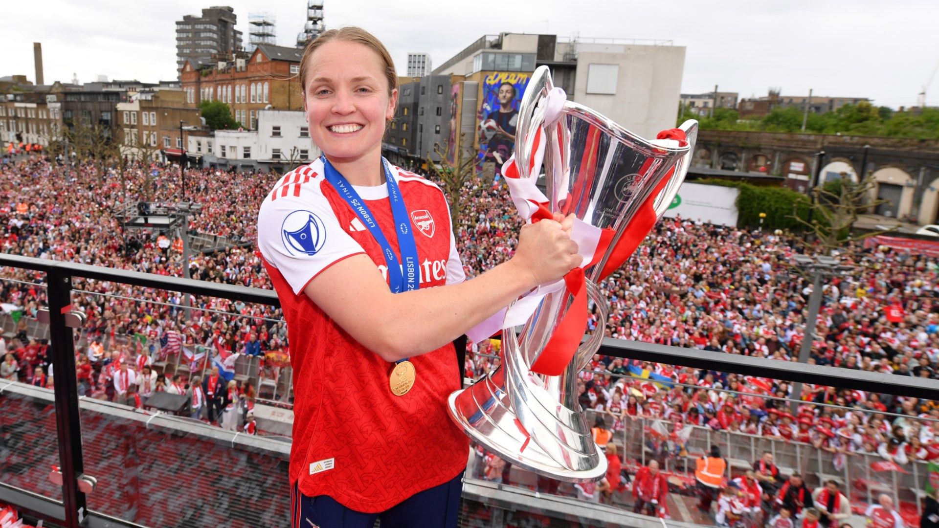 Kim Little Arsenal Women UWCL trophy 2024-25