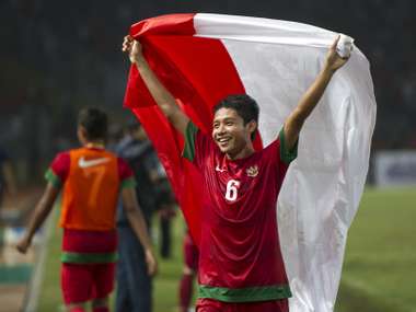 Evan Dimas Indonesia U-19 South Korea 12102013