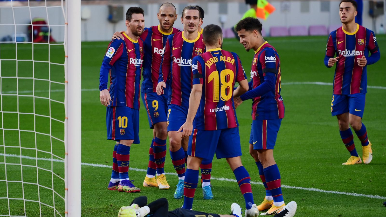 barcelona osasuna braithwaite griezmann messi alba coutinho dest