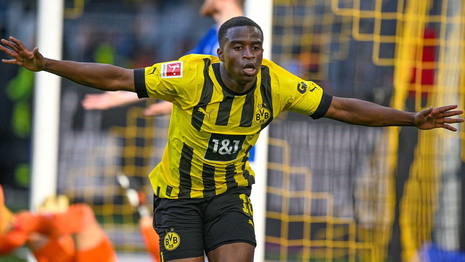 YOUSSOUFA MOUKOKO BORUSSIA DORTMUND BUNDESLIGA 17092022