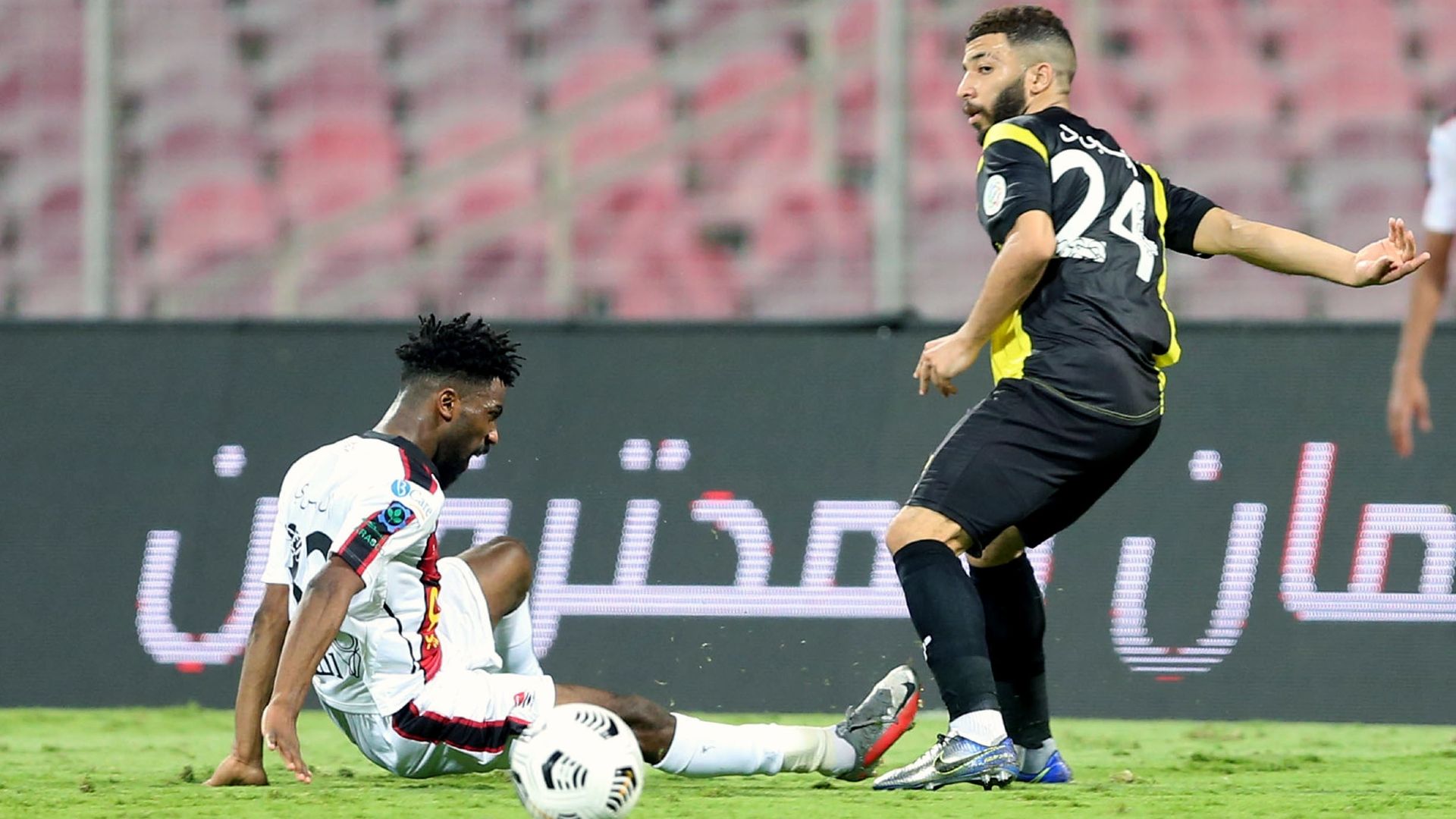 Abdulrahman Alobud (R) Mohammed Al Dosari (L) Al Ittihad Al Raed SPL 21.12.2020