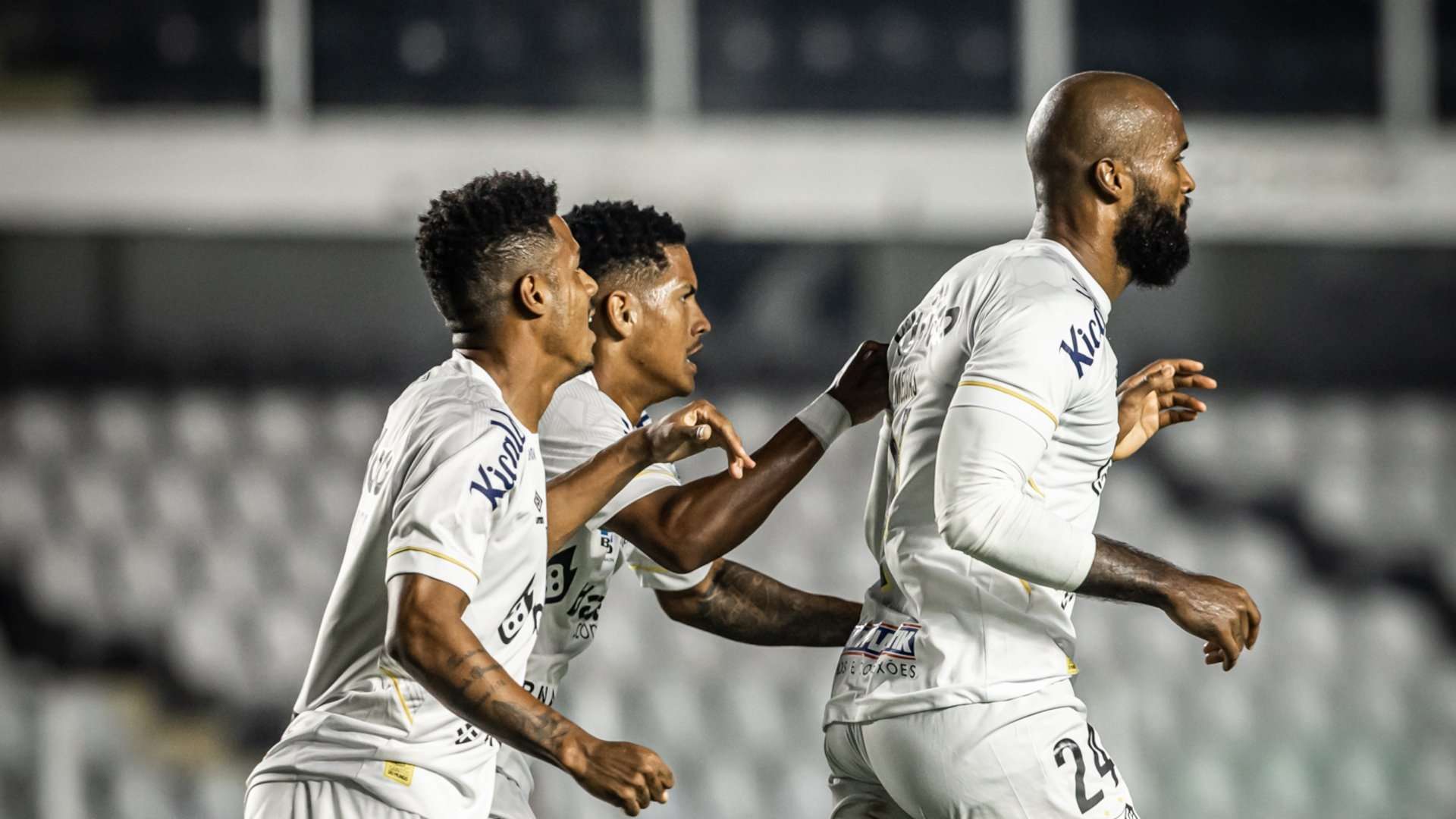 Messias comemora gol do Santos contra o Botafogo-SP, pela terceira fase da Copa do Brasil, 26/04/2023