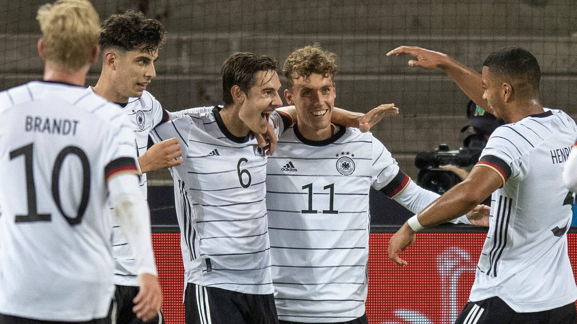 GERMANY ONLY: FLORIAN NEUHAUS GERMANY