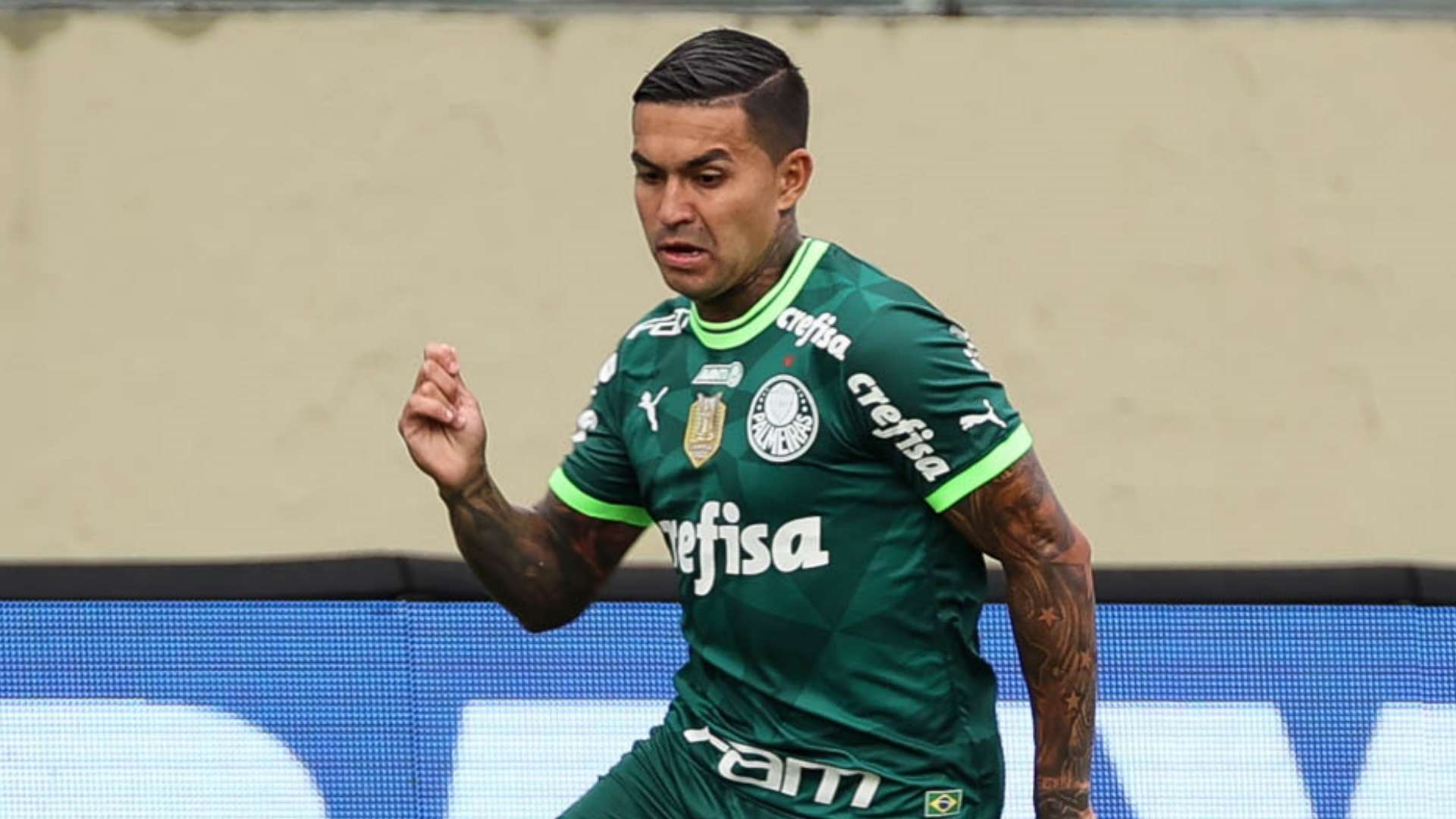 Dudu, em ação pelo Palmeiras contra o Água Santa na final do Campeonato Paulista de 2023