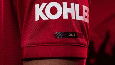 Manchester United 2019-20 kit sleeve