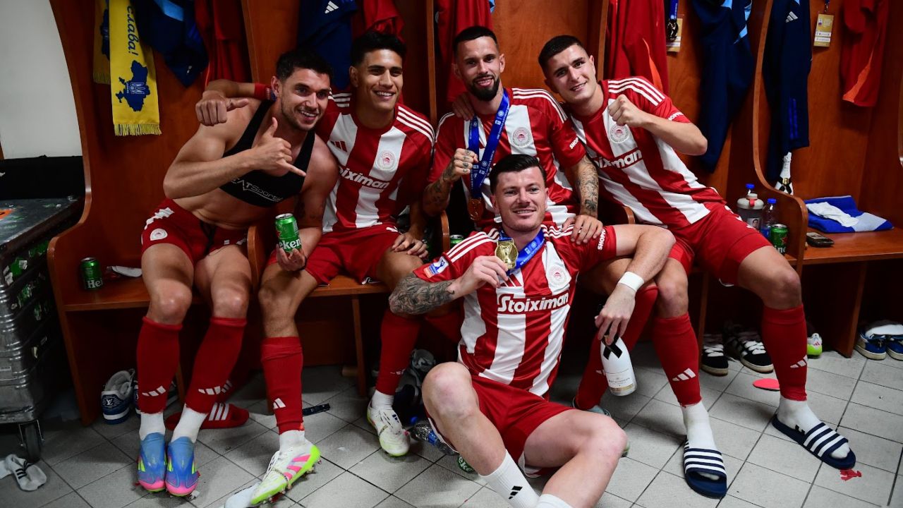 Pirola Olympiacos festa coppa di grecia 17 maggio 2025