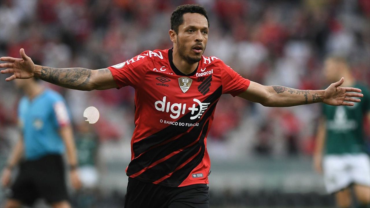 Adriano Correia Athletico-PR Goiás Brasileirão 27102019