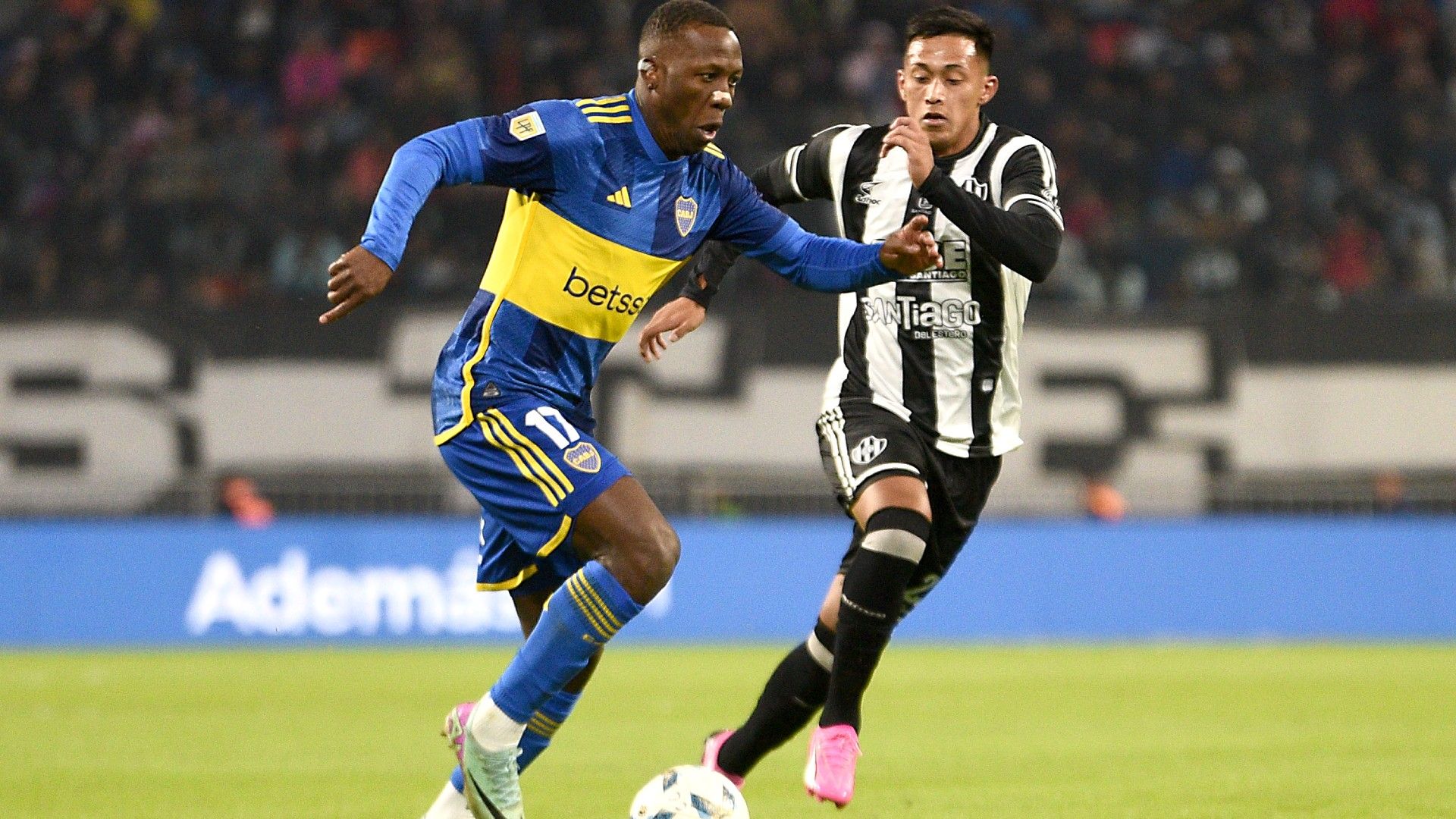 Luis Advincula Boca Central Cordoba Torneo Liga Profesional 19052024