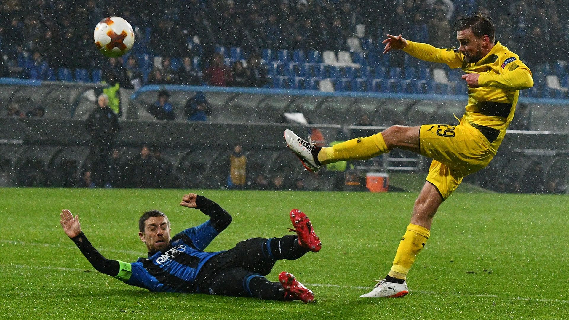 Marcel Schmelzer Alejandro Gomez Atalanta Borussia Dortmund