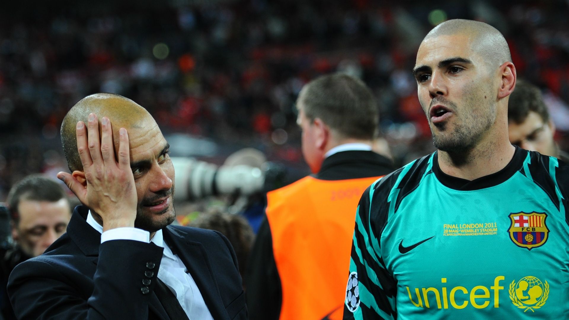 Pep Guardiola Victor Valdes