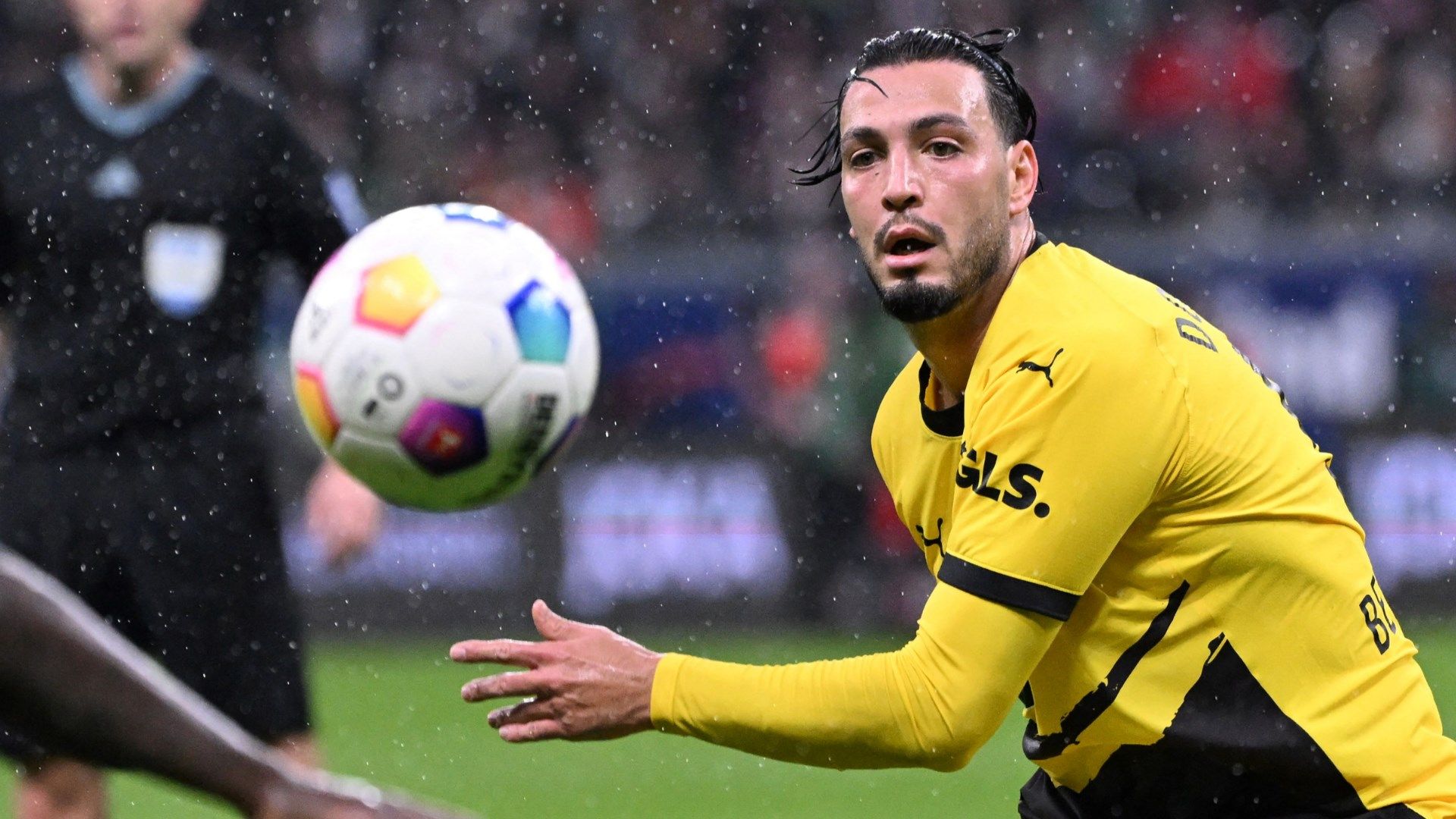 Ramy Bensebaini Dortmund 29102023