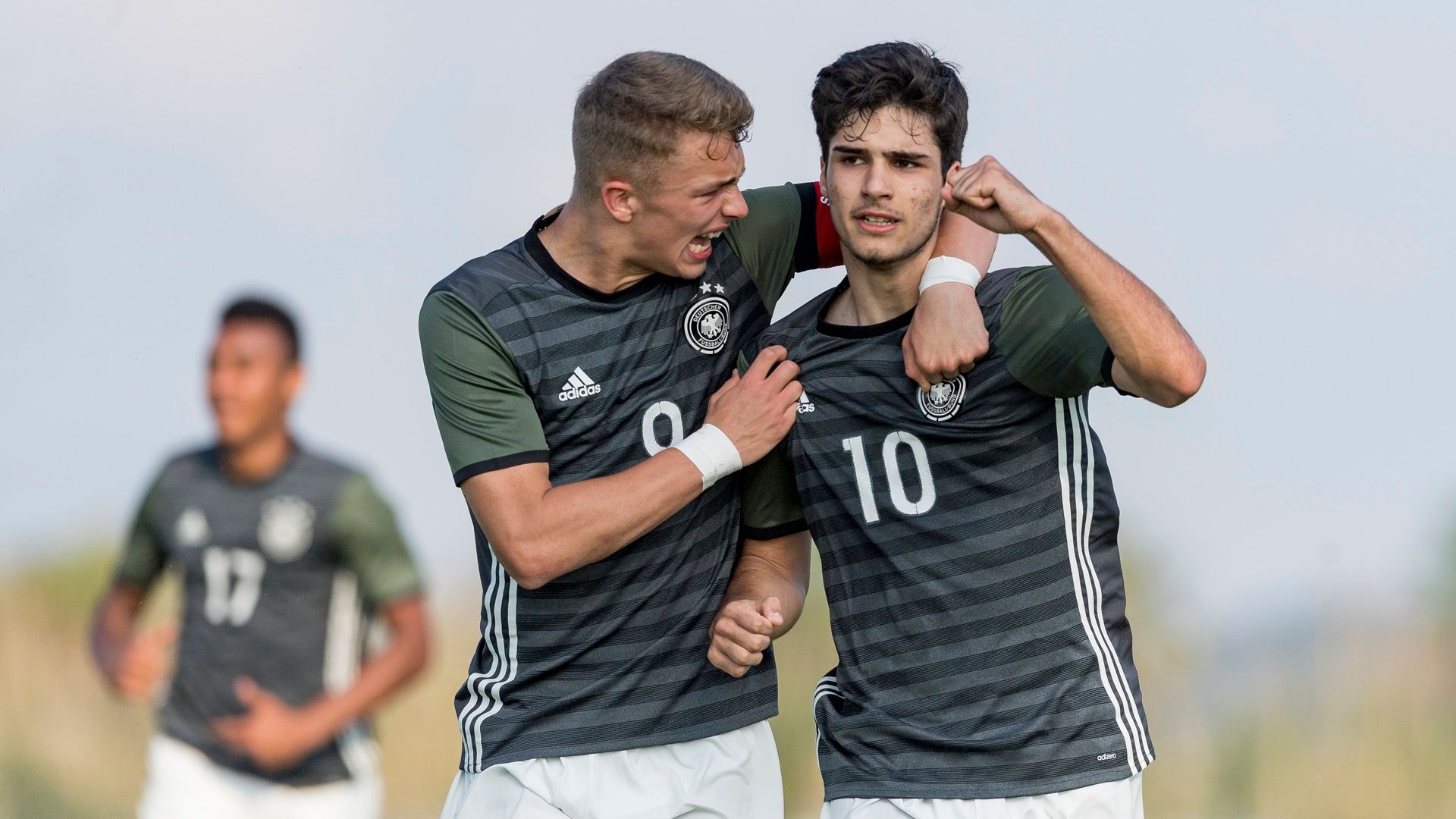 Elias Abouchabaka deutschland u17 032817