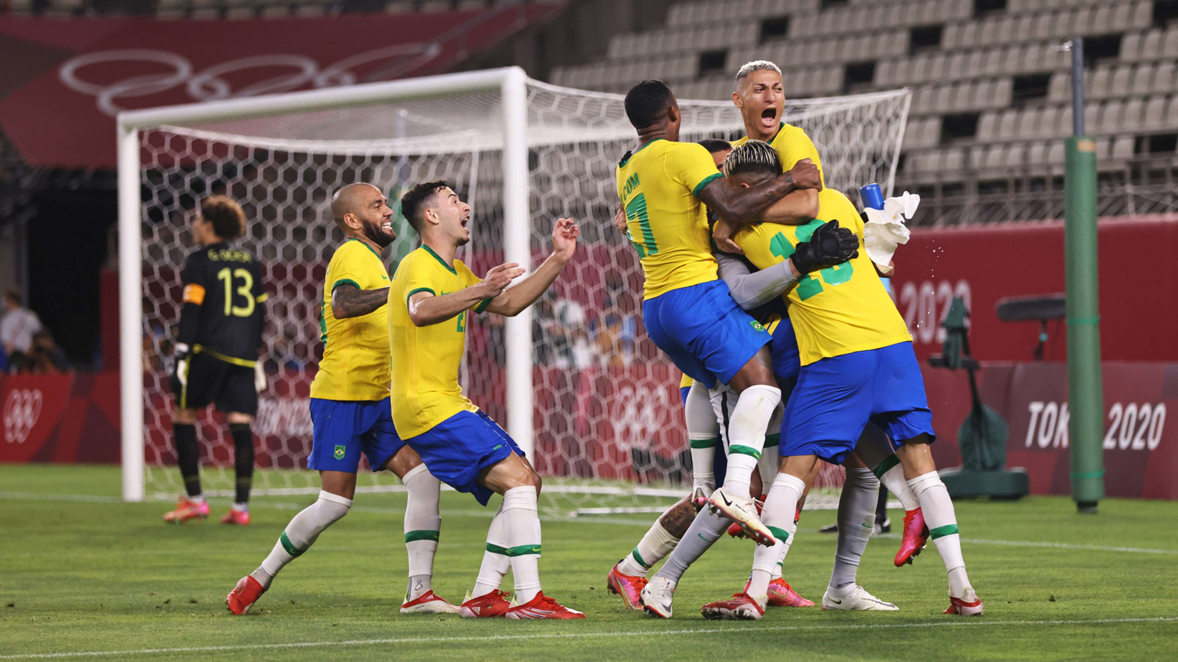 Brasilien Team jubelt nach Elfmeterschießen