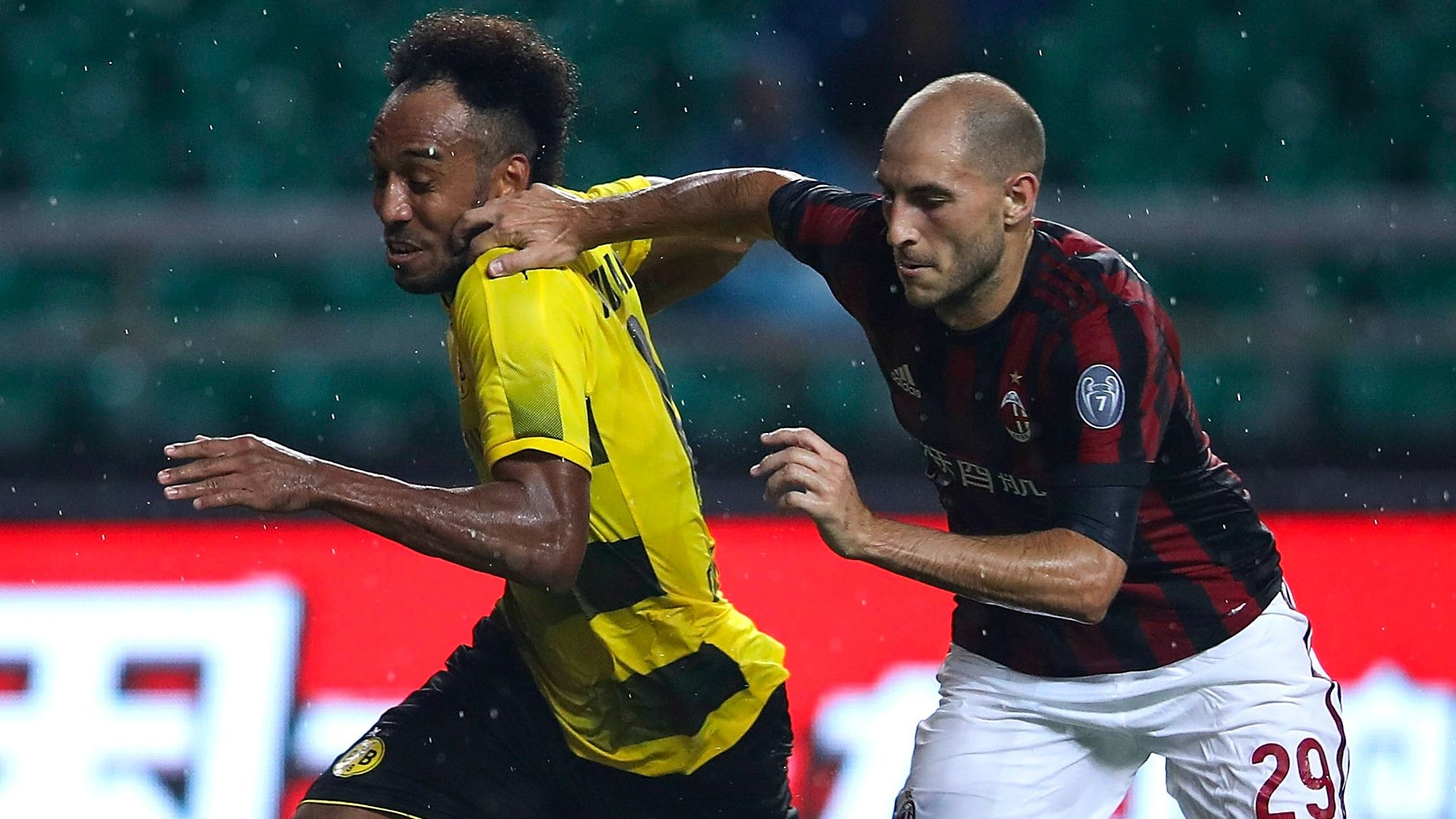 Paletta Aubameyang Milan Borussia Dortmund