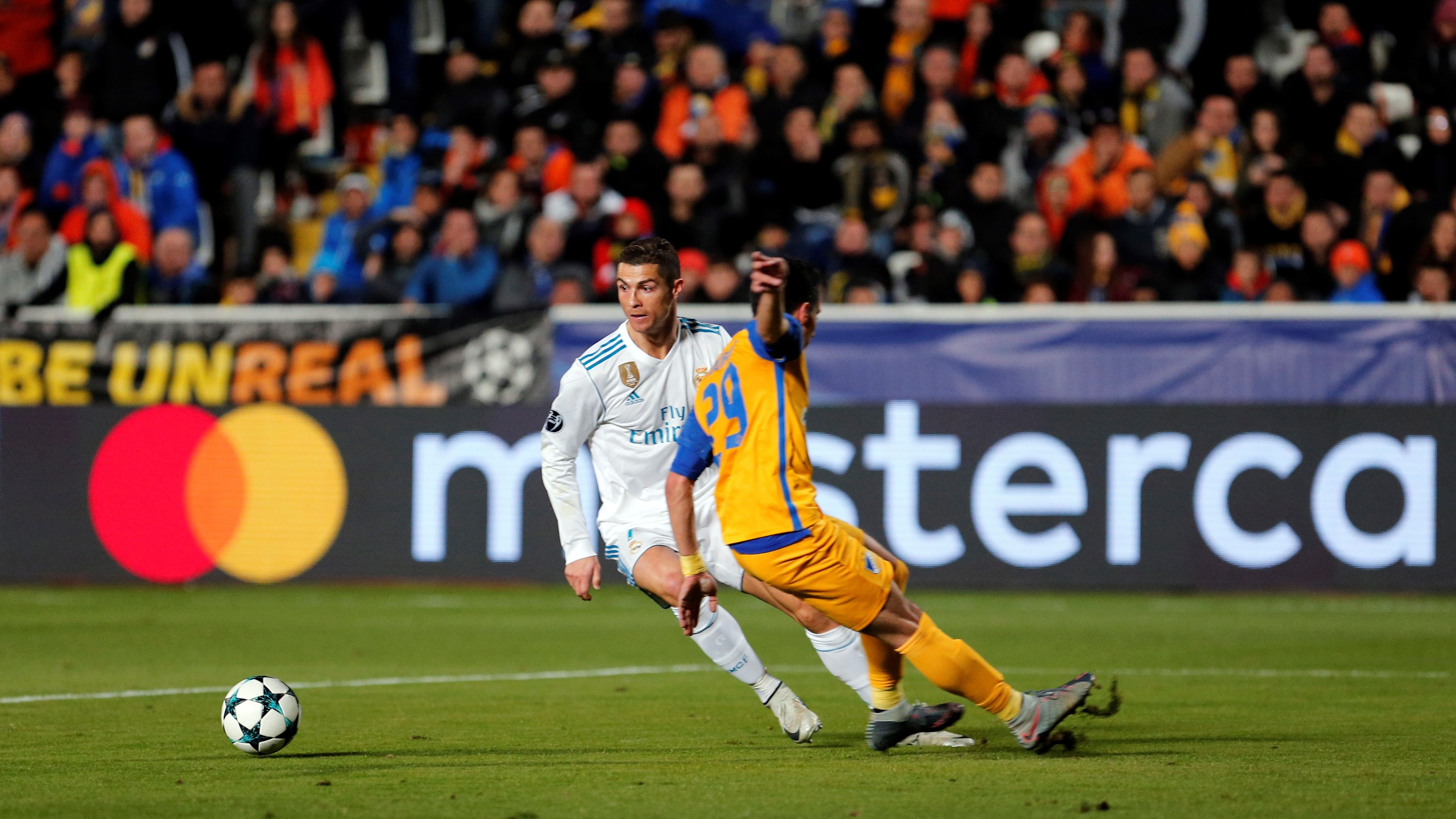 Cristiano Ronaldo Praxitelis Vouros APOEL Real Madrid UCL 21112017