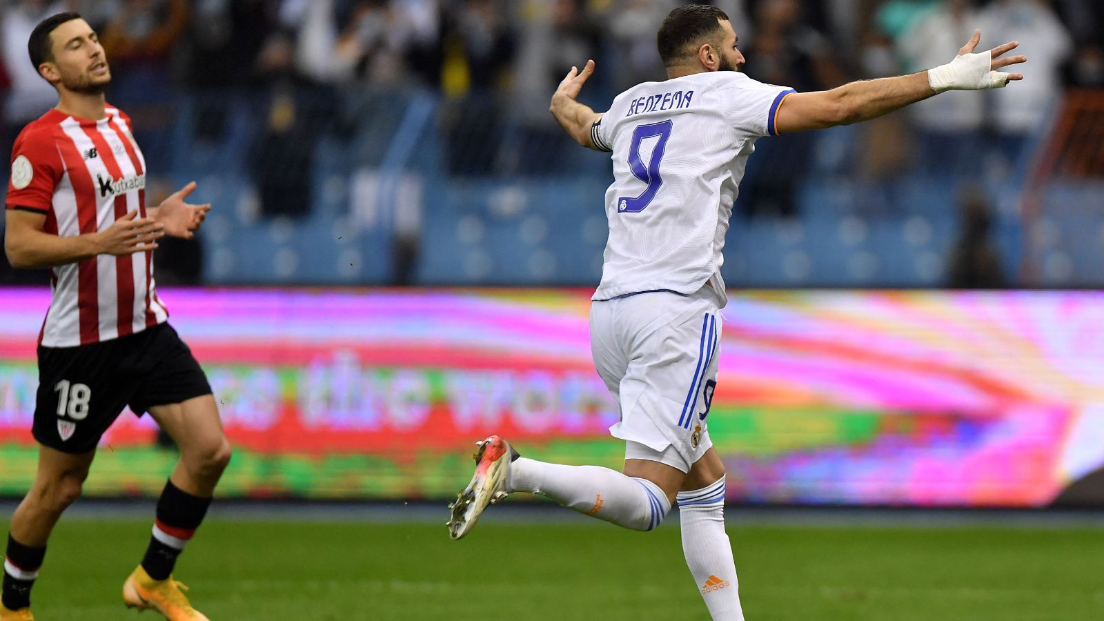 Benzema celebra el gol