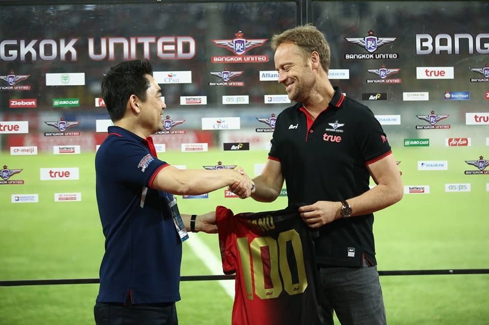 ขจร เจียรวนนท์ - มาโน โพลกิง